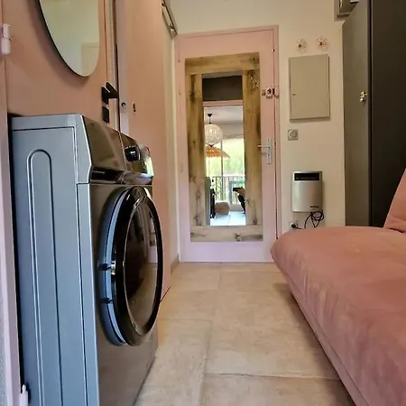 Beau Studio, Moderne, Au Calme Avec Piscine Et Parking Privé Dans Résidence Arborée Appartamento Sanary-sur-Mer