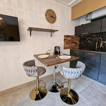Appartamento Beau Studio, Moderne, Au Calme Avec Piscine Et Parking Prive Dans Arboree *
